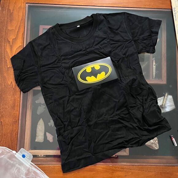 NEW UNISEX Sound Activated LED T-Shirt Light Up Flashing T-Shirt BATMAN SMALL - Picture 10 of 11